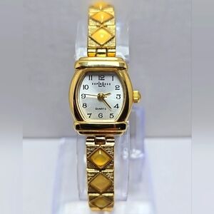 Womens LA Express 18mm Gold Tone Stretch Band Watch New Battery Dainty Petite